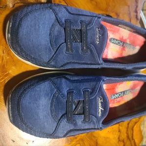 Sketchers navy shoes